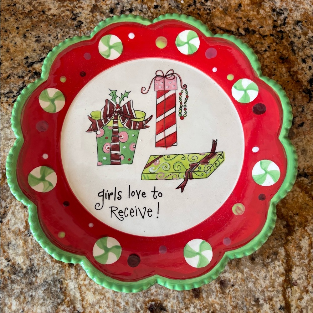 Christmas Lori Siebert scalloped edge 8.5” plate